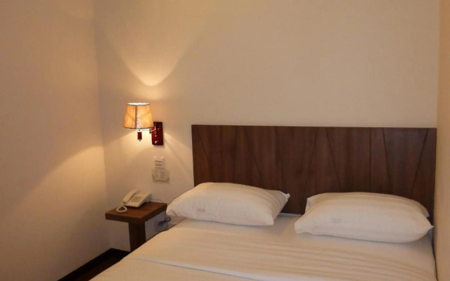 9 Square Hotel - Bangi