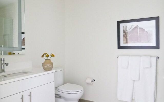 Sunny Lower Allston Suites by Sonder