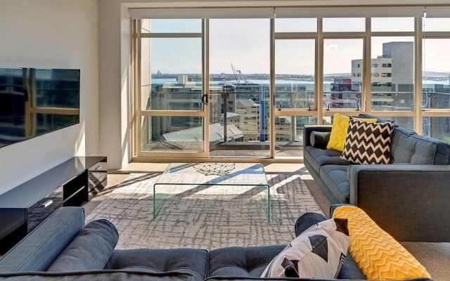 Central 12th floor Apt Harbour Views