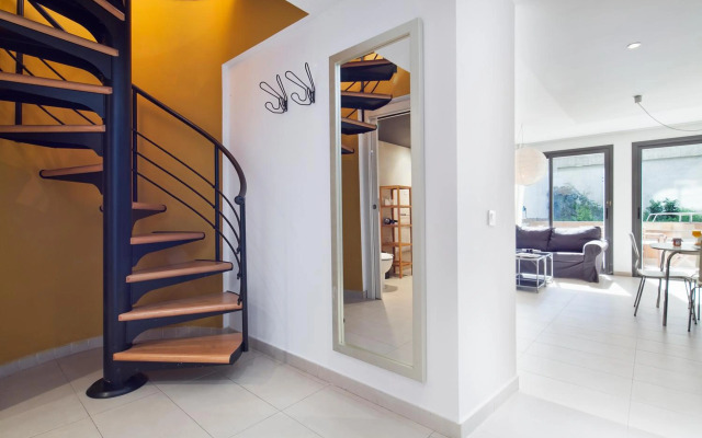 Inside Barcelona Apartments Sants