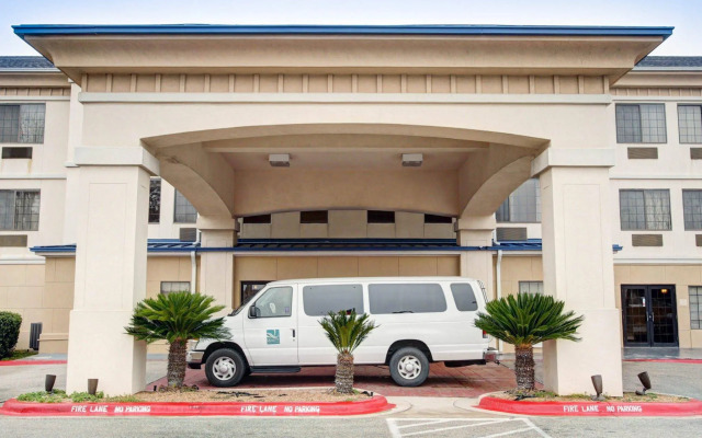 Quality Inn & Suites Airport