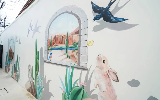 Play Poshtel & Cafe (SHA Certified)