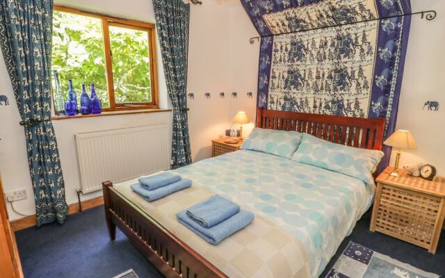 2 Waterloo Cottage