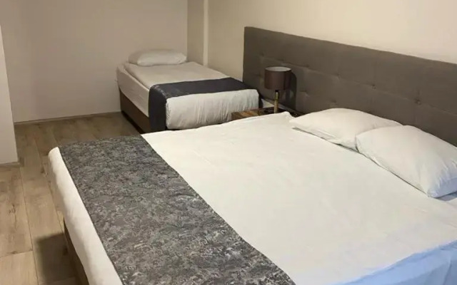 Zumrut Palas Hotel