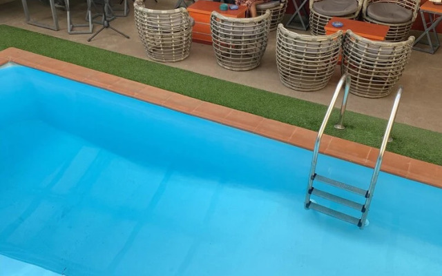 Plot1 Suites