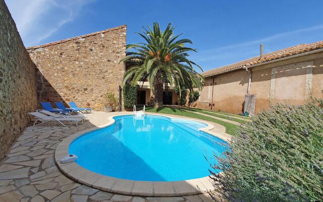 Spacious Villa in Languedoc-Roussillon with private Swimming Pool