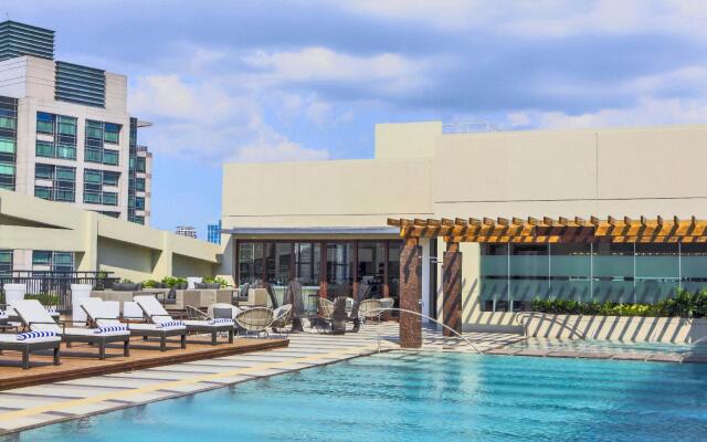 Holiday Inn & Suites Makati by IHG