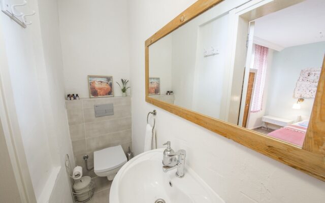 Kuytu Bed & Breakfast
