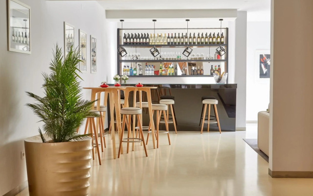 Porto Domus Hotel