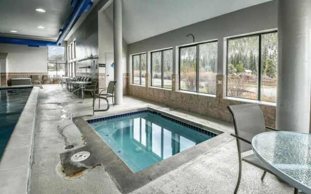 Montezuma 1771 by SummitCove Vacation Lodging