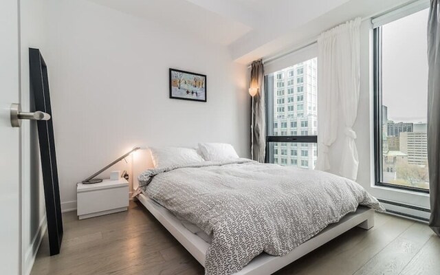 Bell Centre Apartments by Hometrotting