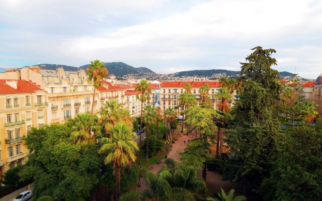 Ashley&parker - Palace Rotonde