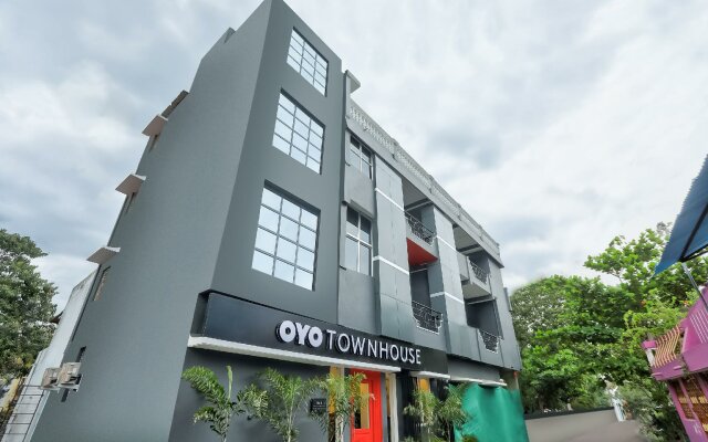 OYO Townhouse 128 Imperial Stay
