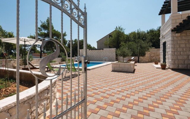 Amazing Home in Lumbarda With 3 Bedrooms, Wifi and Outdoor Swimming Pool