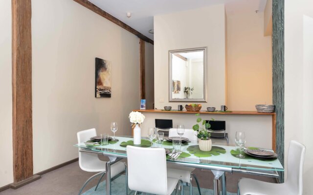 AirM8 Apartments the Oaks