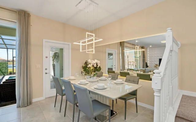 7561 Oak Spring Lane
