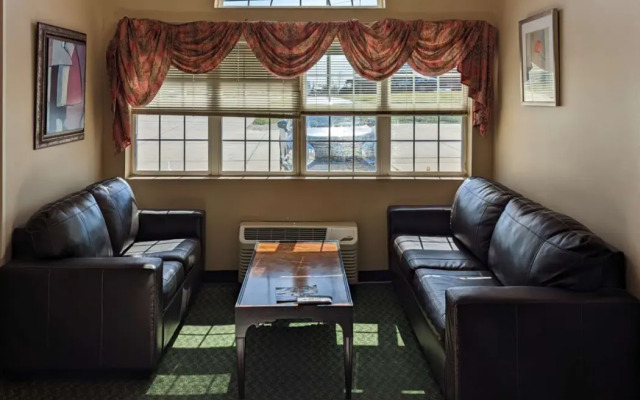 St Clair Inn and Suites