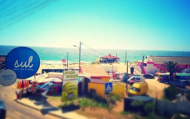 SUL surf, eat & sleep