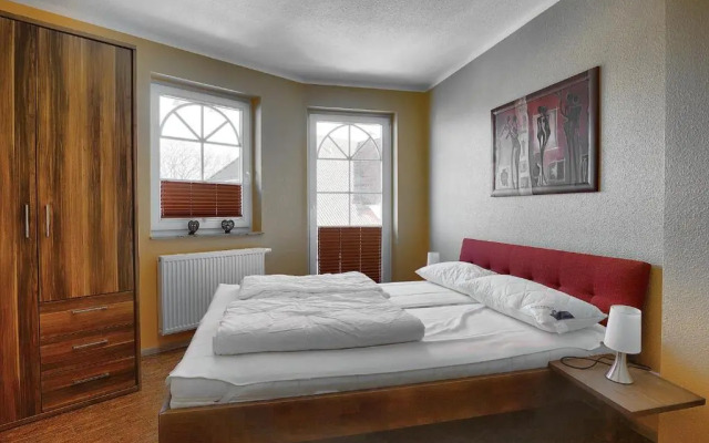 Villa Sonnenuhr, FW 8