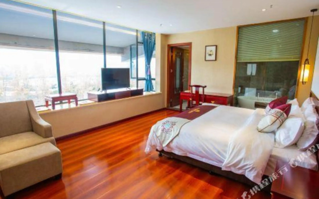 Xiangyang Hangong Xichu Hotel