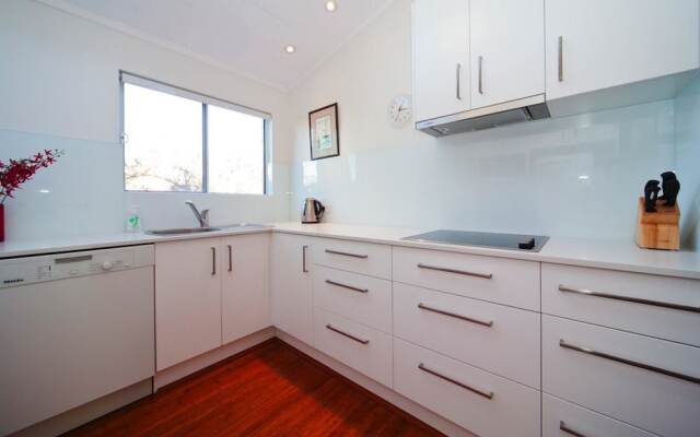 BM21 Balmain 2 Bed Beauty