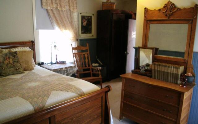 Main Street Bed & Breakfast Established in 1810