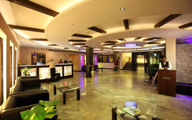 Hotel Le Seasons – Lobby – Delhi