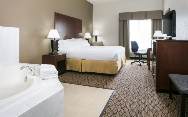 Holiday Inn Express Hotel & Suites Clinton by IHG