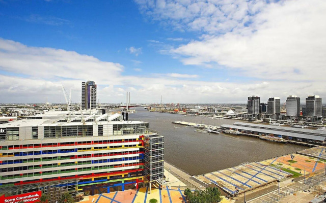 Astra Apartments - Docklands