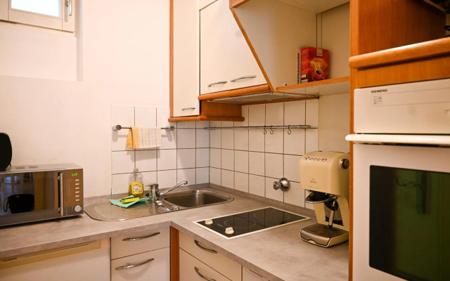 Bright Apartment Schönbrunn Palace