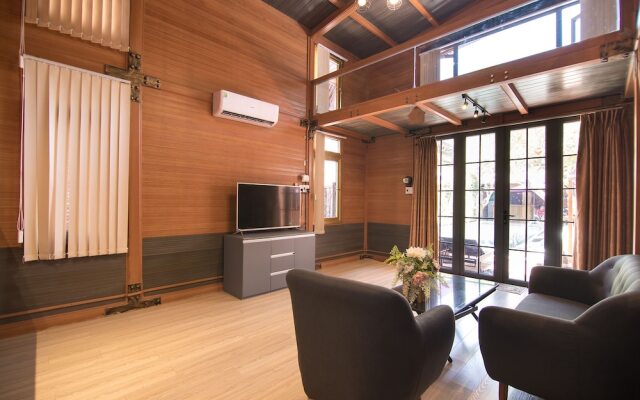 Tropical Forest Hostel & Apartments