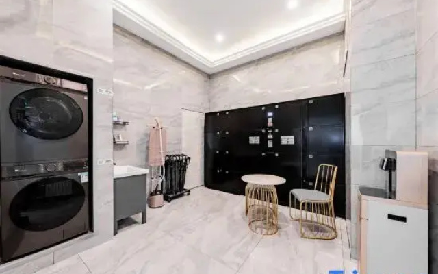 Super 8 Preferred Hotel (Baotou East Station Airport)