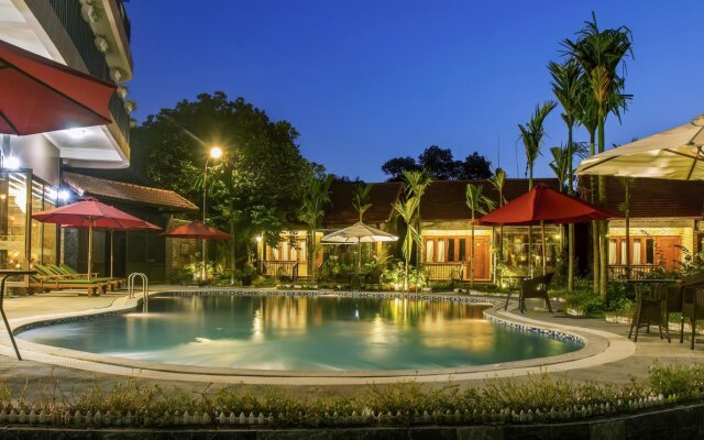 Sunny House Resort