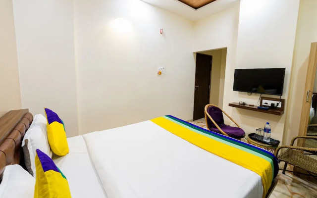 Itsy Hotels Golden Birds