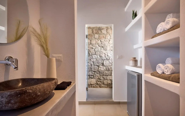 Kedros Milos Suites