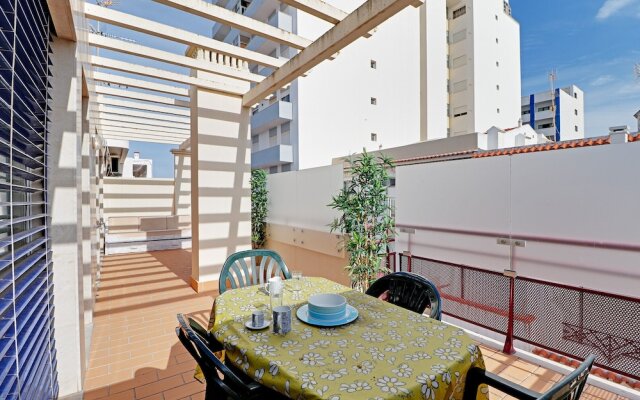 Monte Gordo Downtown by Homing