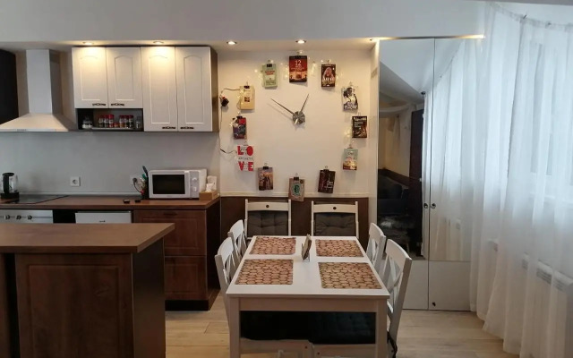 Apartment 15