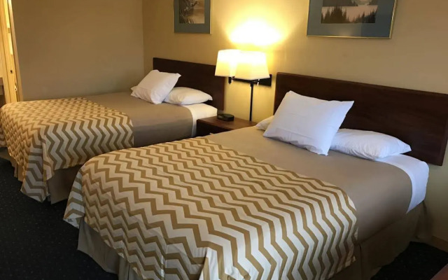 Travelodge by Wyndham Tacoma Near McChord AFB