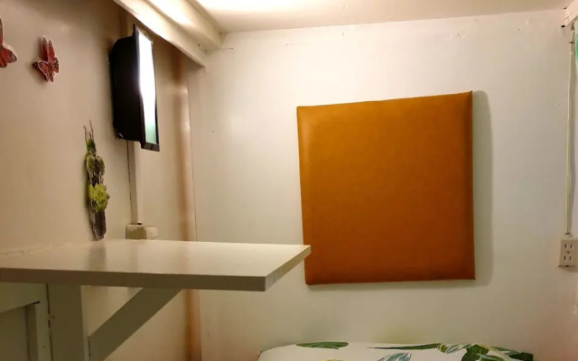 GardenPod Hostel + Café