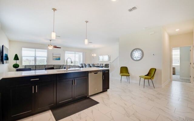 1625maids 8 Bedroom Villa