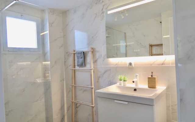 New Skandinavian penthouse-5min to beach
