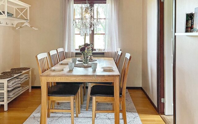 6 Person Holiday Home in Mellerud-by Traum