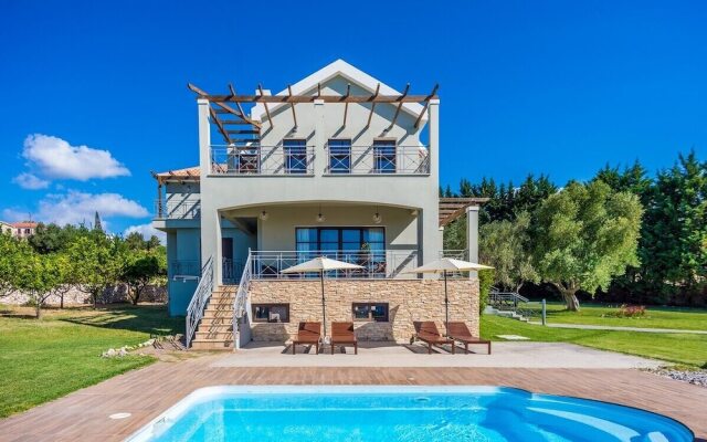 Filon Ktima Beachfront Upscale Villa