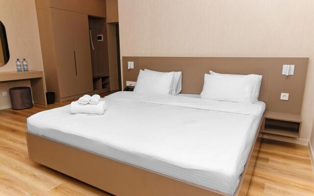Aston Hotel