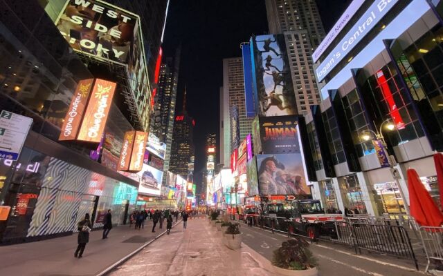 Ny Finest Luxury Apartment