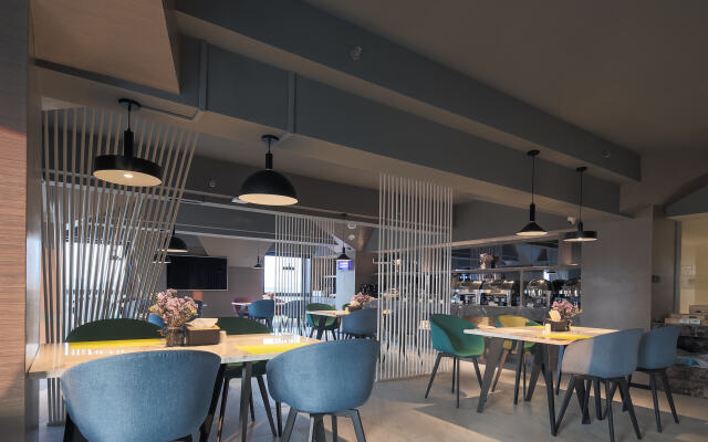 Ibis Styles Nanjing South Railway Station North Sq