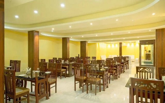 Hotel Mona Palace By OYO Rooms