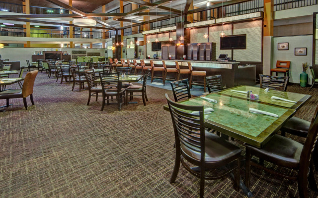 Clarion Hotel & Suites Conference Center Memphis Airport