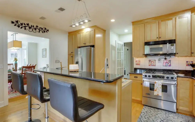 Walk to Hudson River Waterfront: Newburgh Home