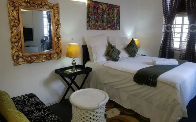 Unique Lodge